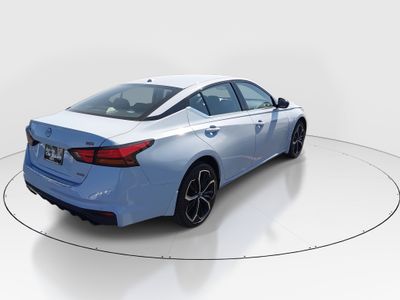 2023 Nissan Altima — photo 7 view