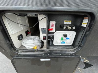 2022 Ember RV Overland Series — photo 14 view