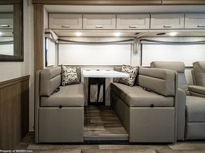 2026 Thor Motor Coach Pasadena — photo 12 view