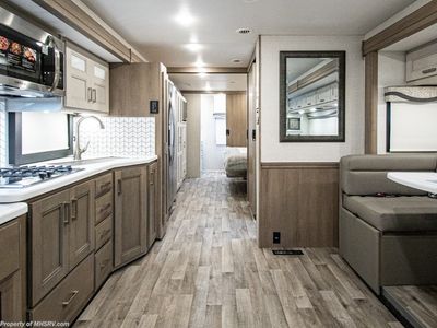 2026 Thor Motor Coach Pasadena — photo 14 view