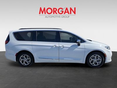 2023 Chrysler Pacifica - Photo 2