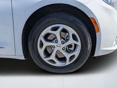 2023 Chrysler Pacifica - Photo 10