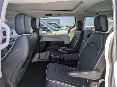 2023 Chrysler Pacifica - Photo 14
