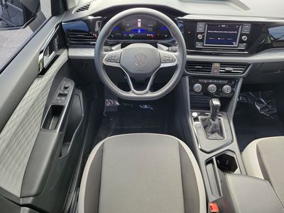 2023 Volkswagen Taos — photo 13 view