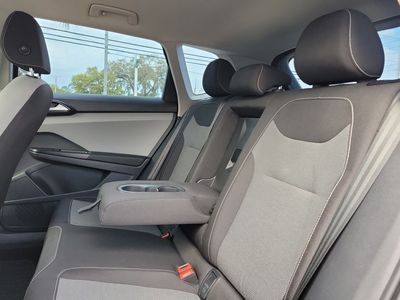 2023 Volkswagen Taos — photo 11 view