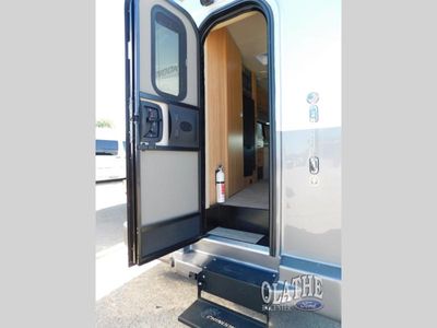 2024 Chinook Maverick — photo 7 view