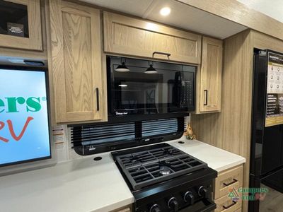2026 Forest River RV Rockwood Signature - Photo 14