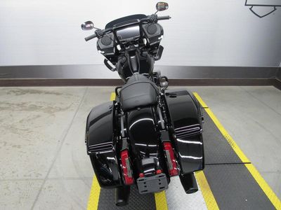 2025 Harley-Davidson FLTRX - Road Glide — engine compartment view
