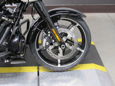 2025 Harley-Davidson FLTRX - Road Glide — photo 10 view