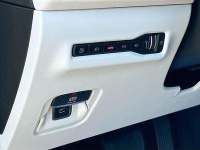 2026 Jeep Cherokee — photo 10 view