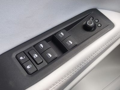 2026 Jeep Cherokee — photo 24 view