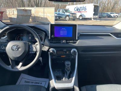 2023 Toyota RAV4 - Photo 12