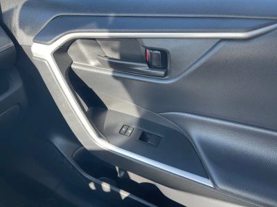 2023 Toyota RAV4 - Photo 21