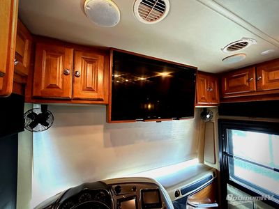 2017 Tiffin Allegro Red — photo 10 view