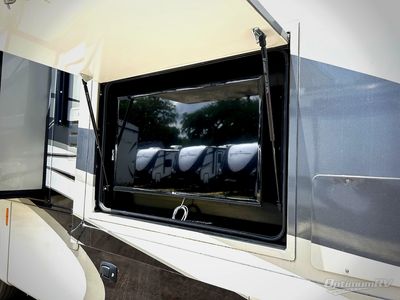 2017 Tiffin Allegro Red — photo 29 view