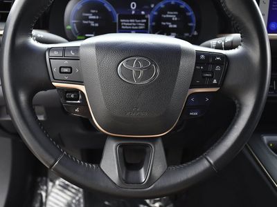 2023 Toyota Crown — photo 7 view