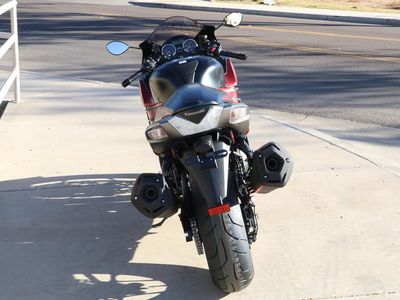 2025 Kawasaki Ninja ZX-14R ABS — engine compartment view