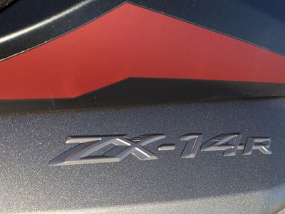 2025 Kawasaki Ninja ZX-14R ABS — photo 15 view