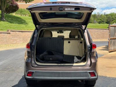 2018 Toyota Highlander — interior view