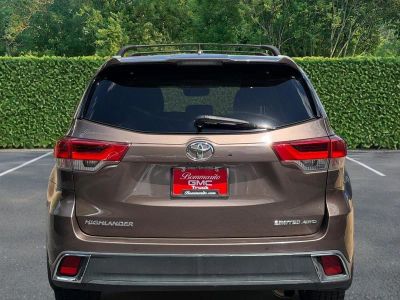 2018 Toyota Highlander — detail view