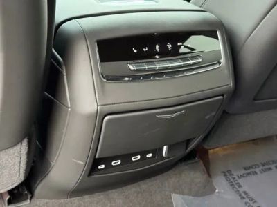 2024 Cadillac Escalade — photo 34 view