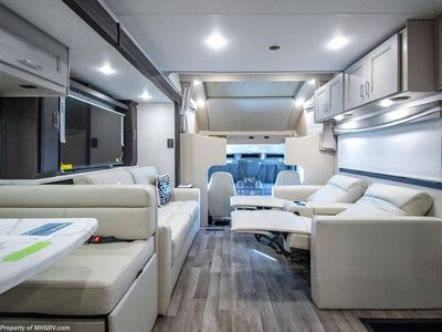 2026 Thor Motor Coach Pasadena — photo 11 view
