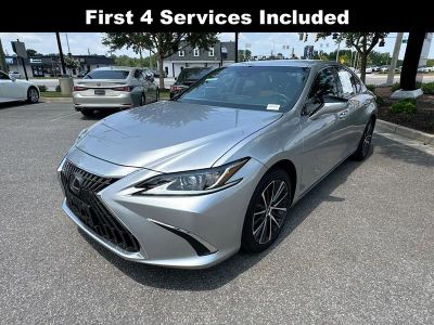 2025 Lexus ES — detail view
