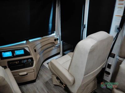2023 Newmar Kountry Star — photo 35 view