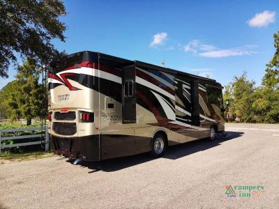 2023 Newmar Kountry Star — engine compartment view