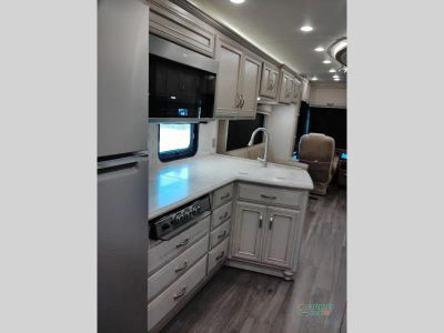 2023 Newmar Kountry Star — photo 38 view