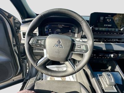 2024 Mitsubishi Outlander - Photo 11