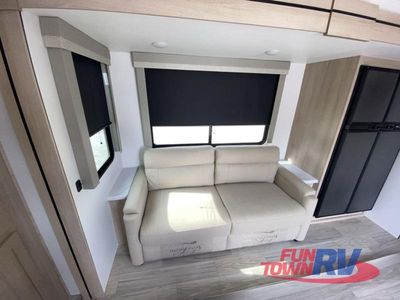 2025 Winnebago Voyage — photo 27 view
