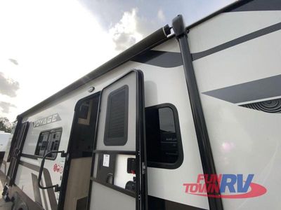 2025 Winnebago Voyage — photo 8 view