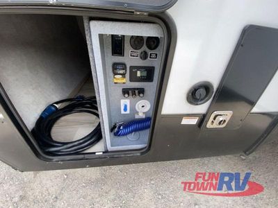 2025 Winnebago Voyage — photo 7 view