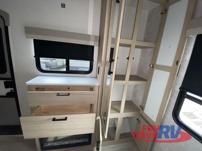 2025 Winnebago Voyage — photo 38 view