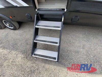 2025 Winnebago Voyage — photo 11 view