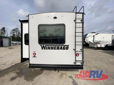 2025 Winnebago Voyage — photo 17 view