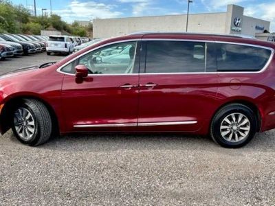 2020 Chrysler Pacifica — side profile view