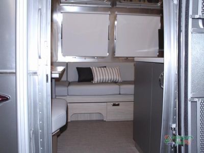 2026 Airstream Globetrotter — photo 12 view
