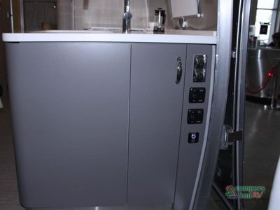 2026 Airstream Globetrotter — photo 29 view