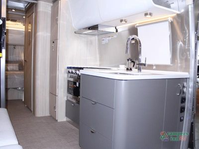 2026 Airstream Globetrotter — photo 28 view