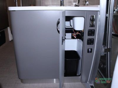 2026 Airstream Globetrotter — photo 30 view