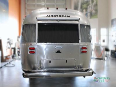 2026 Airstream Globetrotter — photo 9 view