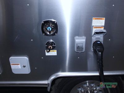 2026 Airstream Globetrotter — photo 8 view