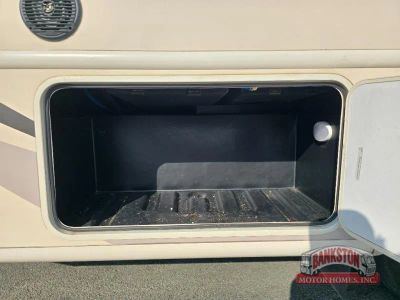 2018 ACE 30.2 — interior view