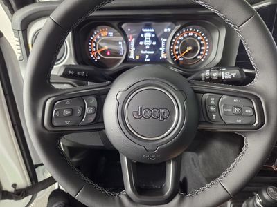 2026 Jeep Wrangler — photo 13 view