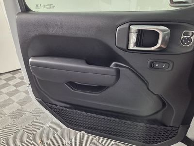 2026 Jeep Wrangler — photo 17 view