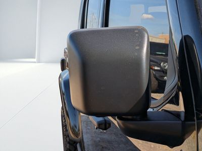 2026 Jeep Gladiator — photo 10 view