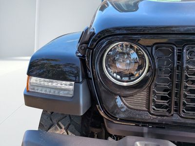 2026 Jeep Gladiator — photo 8 view