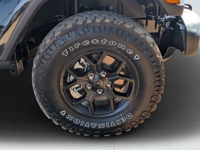 2026 Jeep Gladiator — photo 9 view